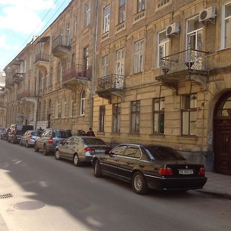 Apartment On Konyskogo Lviv Buitenkant foto